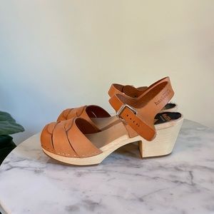 Swedish Hasbeens mid heel sandal size 38.